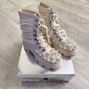 Azalea Wang Twinkle Boots in Bone NIB